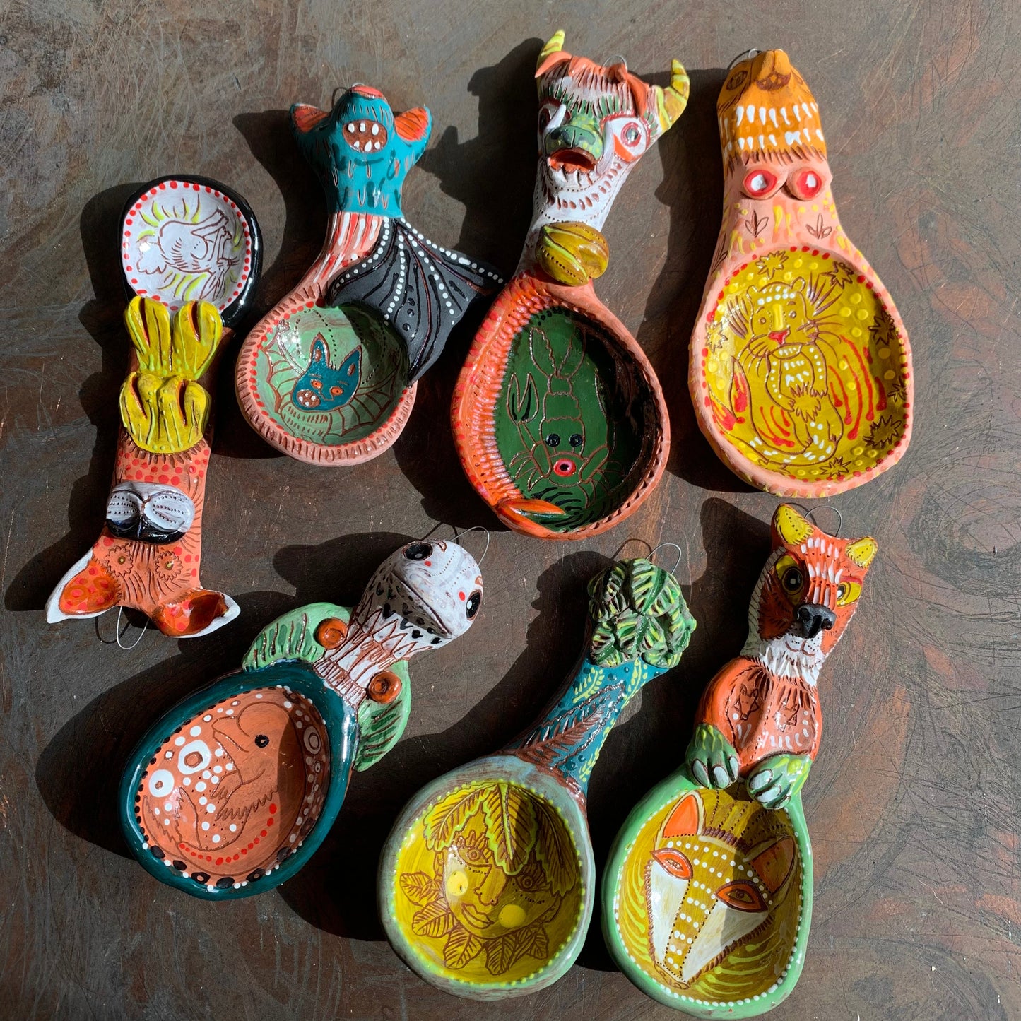 Leafy head ceramic spoon