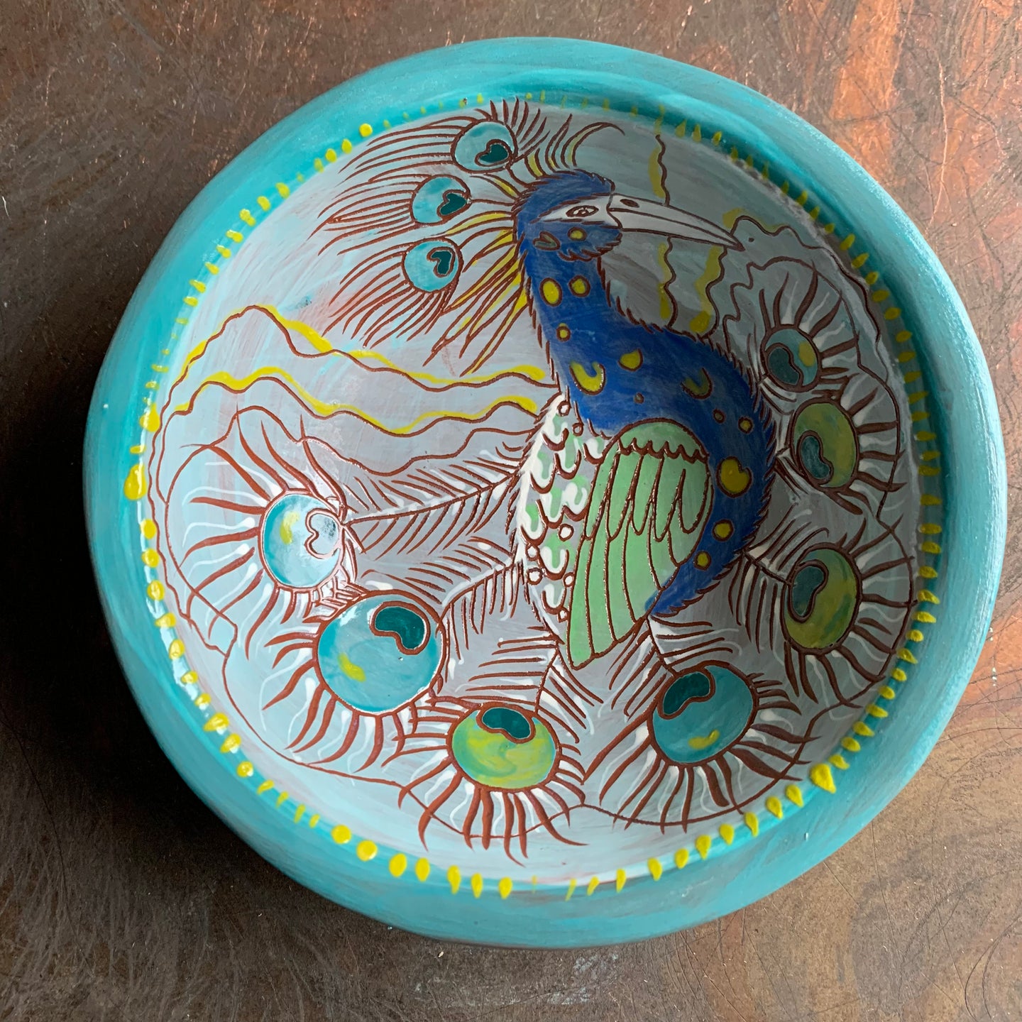 Peacock bowl bumpy bottom