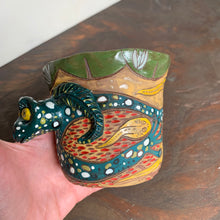 Load image into Gallery viewer, Froggie planter
