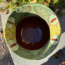 Load image into Gallery viewer, Praying Mantis vessel
