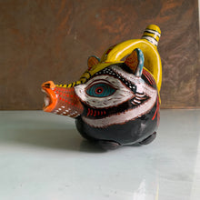 Load image into Gallery viewer, Animal head stirrup handle bottle
