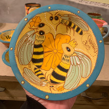 Load image into Gallery viewer, Queen Bee with turquoise rim

