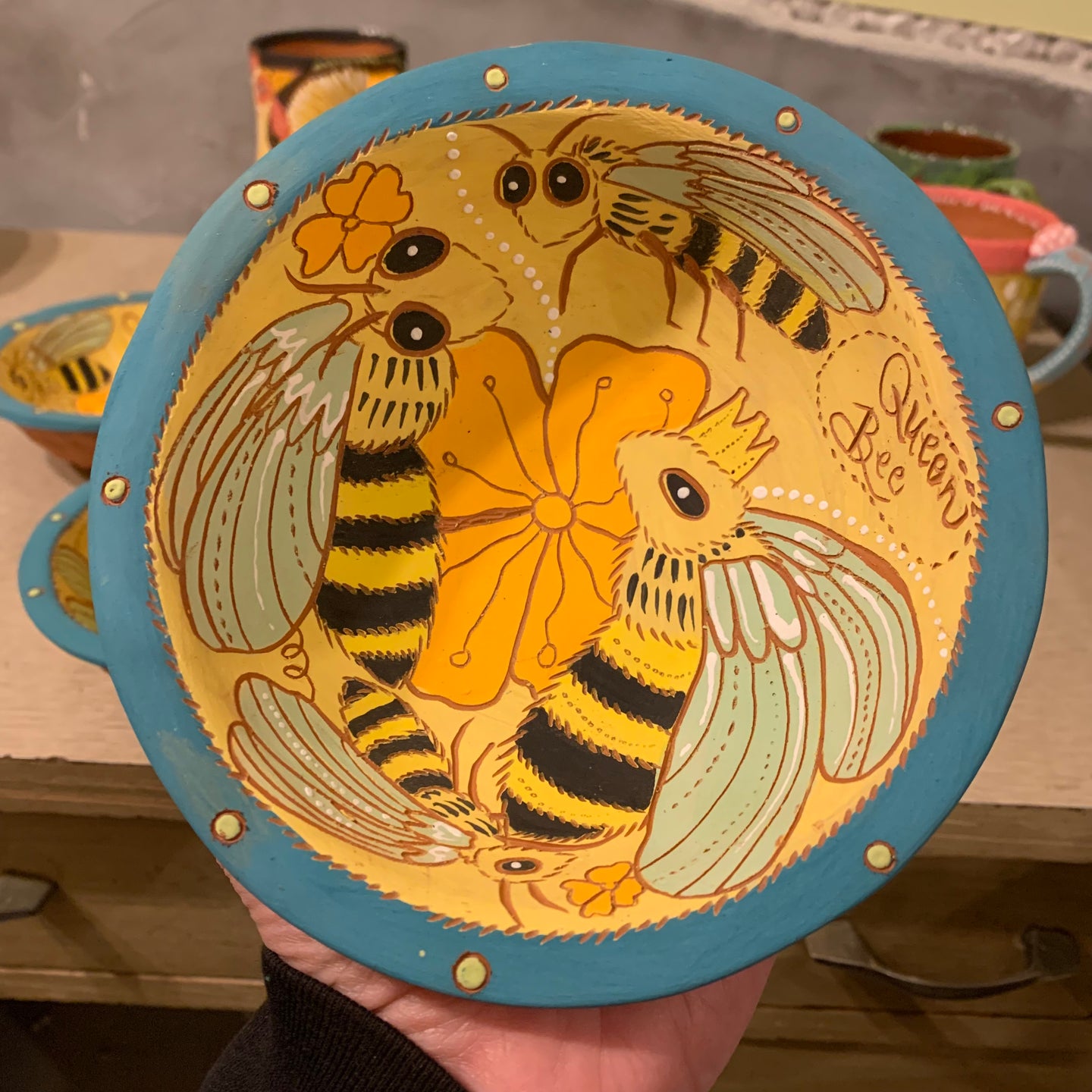 Queen Bee with turquoise rim